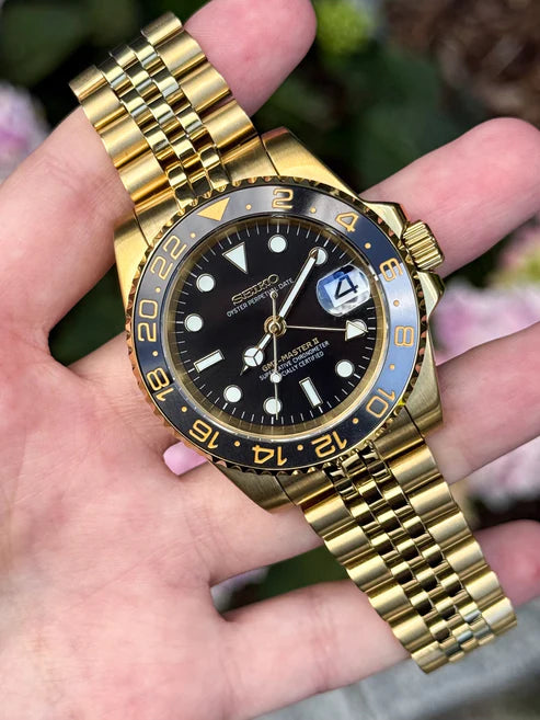 GMT Dual-Time "Lobo de Wall Street" — Gold - Reloj personalizado con cristal de zafiro y acero inoxidable 316L | XP Watch Co.