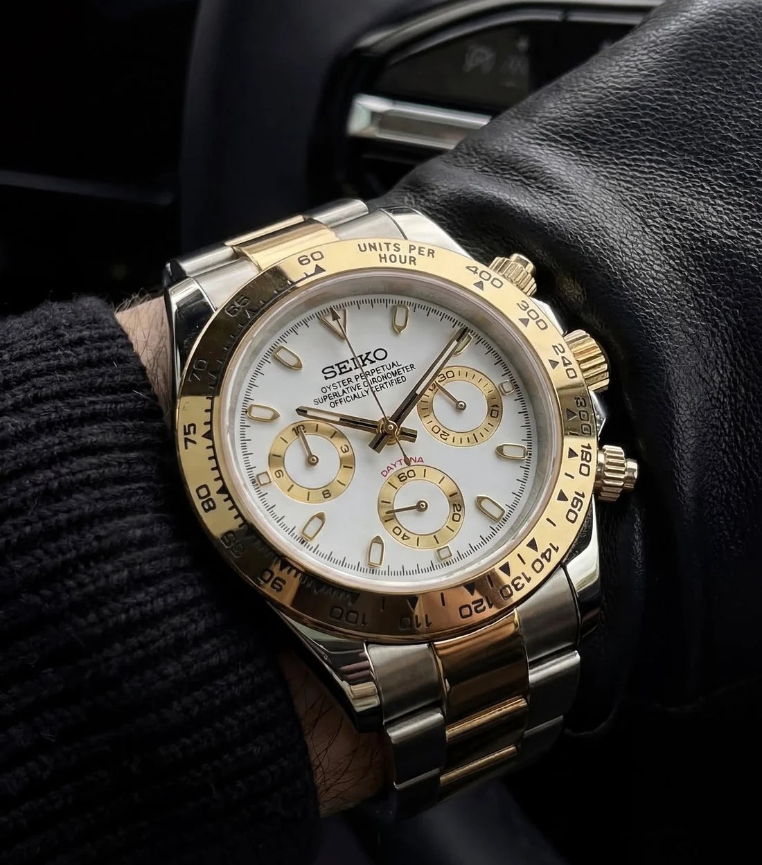 D-Racing "Two Tone Gold W/White" - Reloj personalizado con acero inoxidable 316L y cristal de zafiro | XP Watch Co.