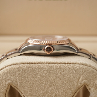 DJ-Fluted "Pink dual tone" - Reloj personalizado con cristal de zafiro y acero inoxidable 316L | XP Watch Co.