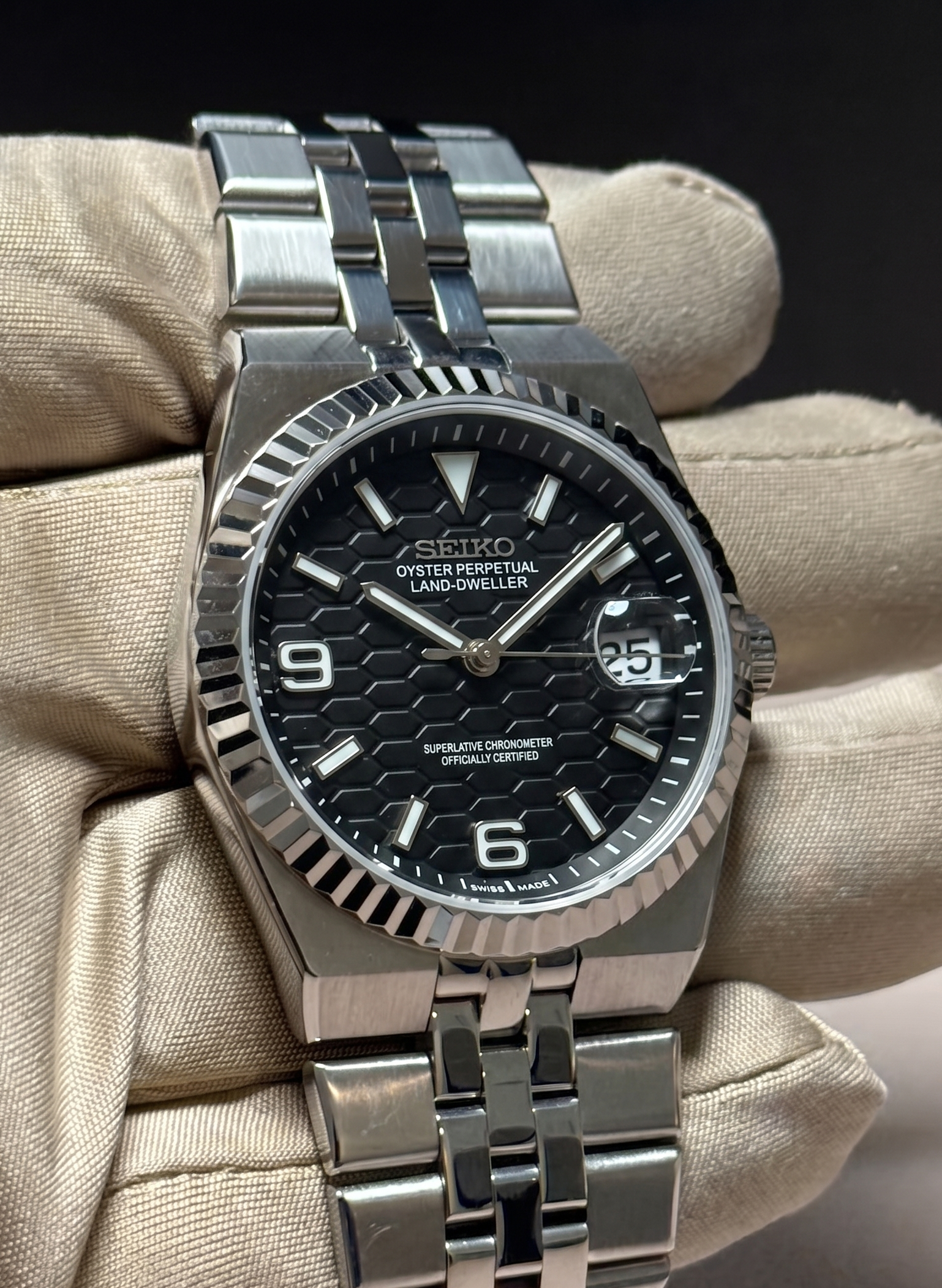Land-Dweller "Black" Dial - Reloj personalizado con cristal de zafiro y acero inoxidable 316L | XP Watch Co.