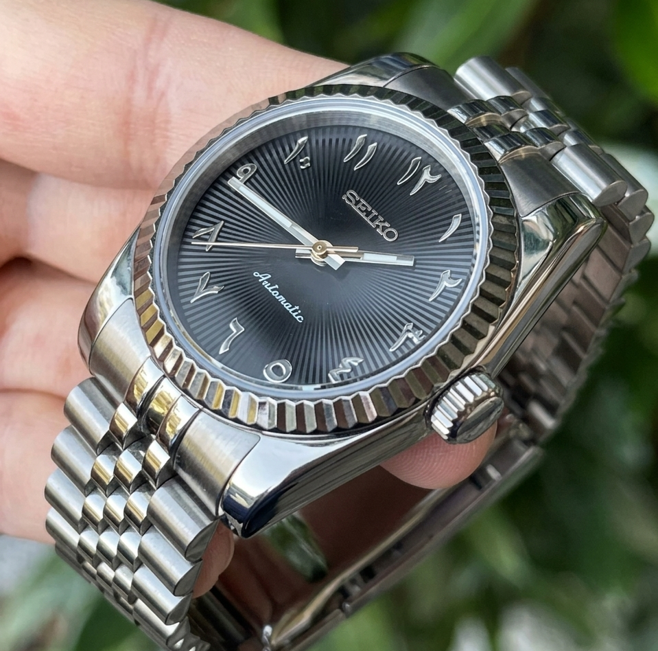 DJ-Fluted "Black Textured" Árabe - Reloj personalizado con movimiento automático NH35 y cristal de zafiro | XP Watch Co.