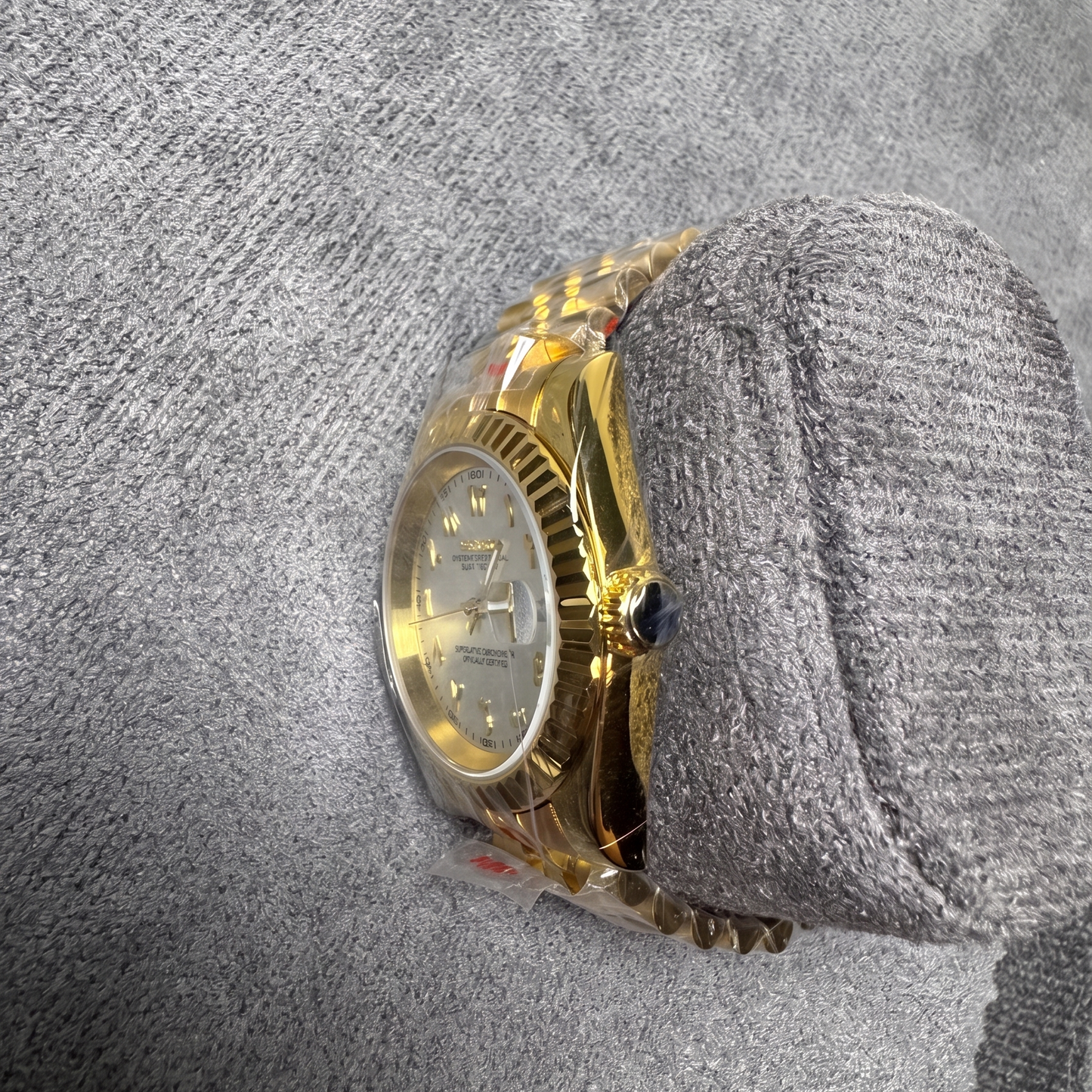 DJ-Fluted Gold "Pure White" Árabe - Reloj personalizado con cristal de zafiro y acero inoxidable 316L | XP Watch Co.