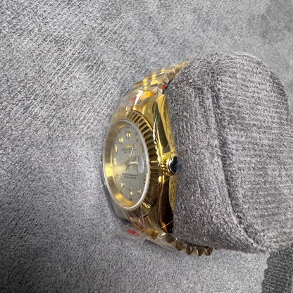 DJ-Fluted Gold "Pure White" Árabe - Reloj personalizado con cristal de zafiro y acero inoxidable 316L | XP Watch Co.