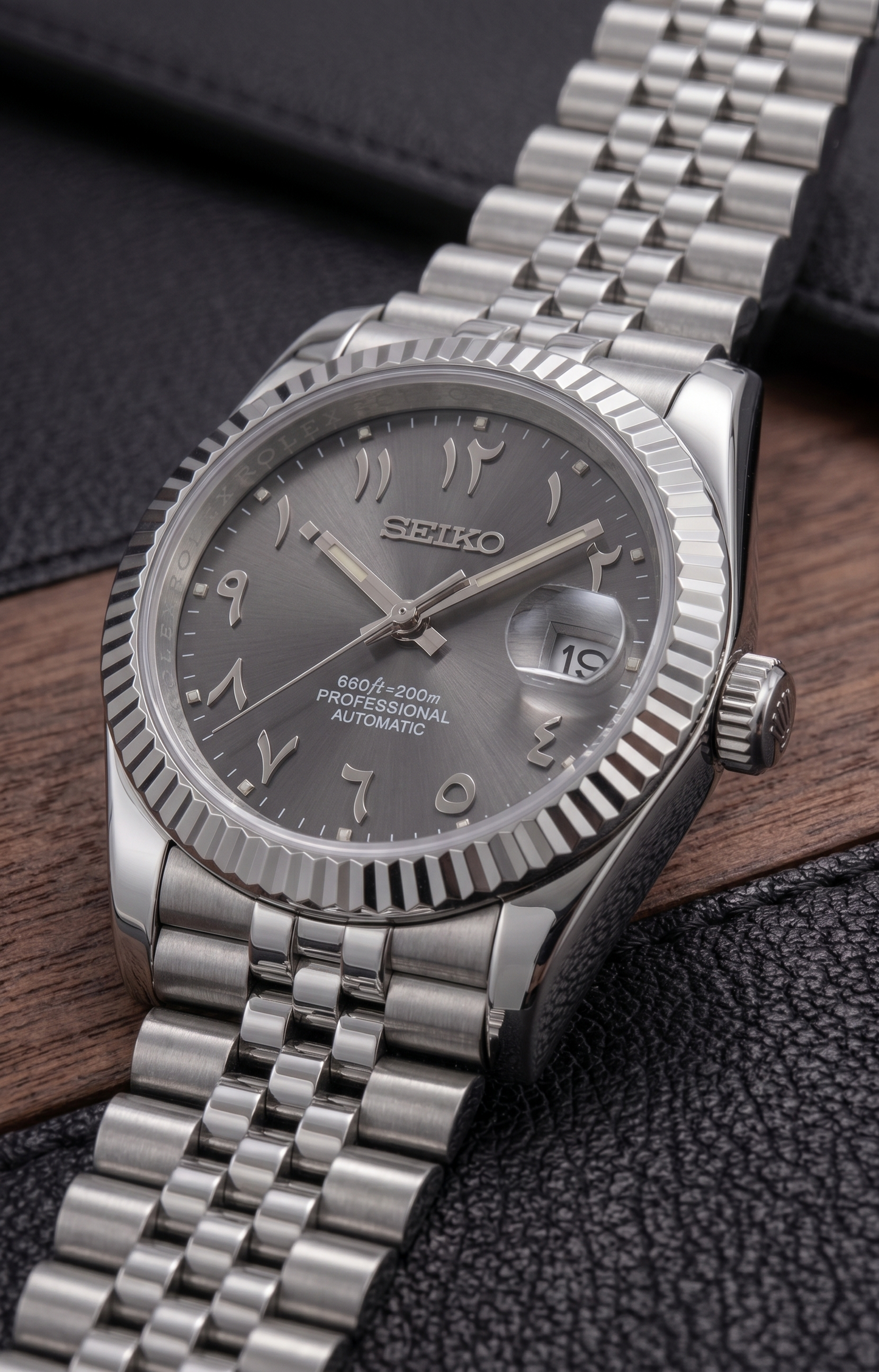 DJ-Fluted Mod "Grey Rhodium" Árabe con movimiento NH35, cristal zafiro y acero 316L | XP Watch Co.