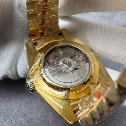 DJ-Fluted Gold "Pure White" Árabe - Reloj personalizado con movimiento automático NH35 y acero inoxidable 904L | XP Watch Co.