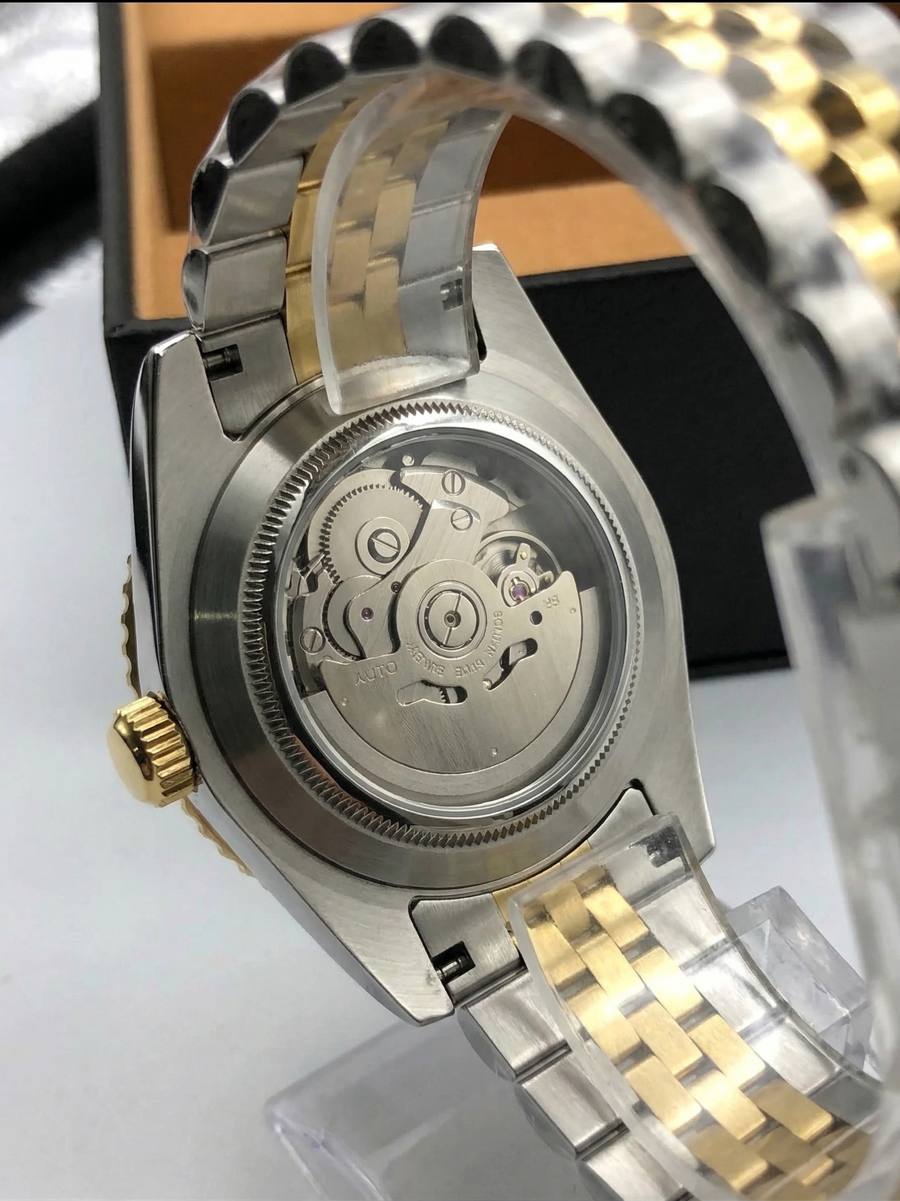 DJ-Fluted Two-Tone Arabic "Pure White" con movimiento NH35, acero 316L y cristal zafiro | XP Watch Co.