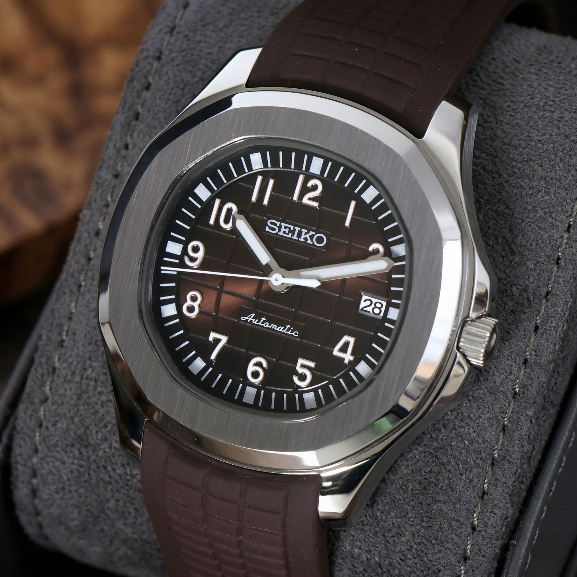 Aqua-Tropic Mod "Silver Brown" - Reloj personalizado con movimiento automático NH35 y cristal de zafiro | XP Watch Co.