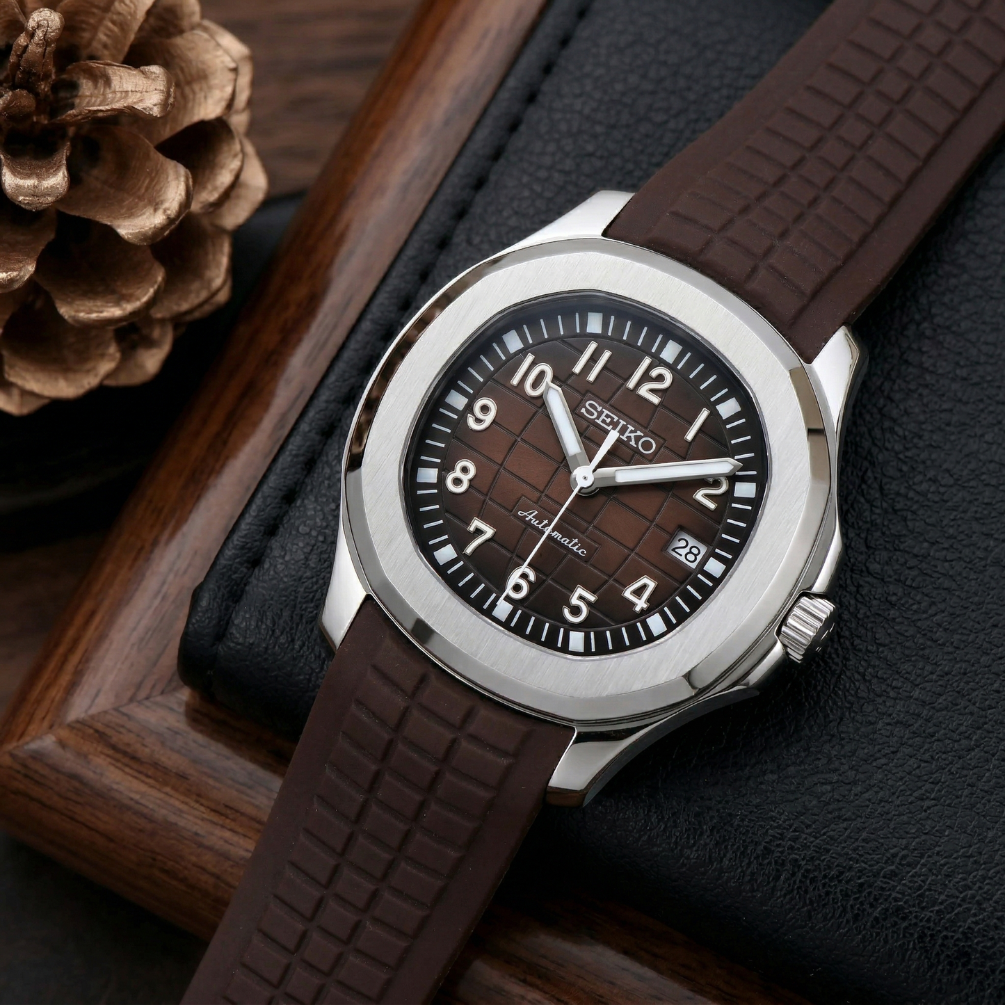 Aqua-Tropic Mod "Silver Brown" - Reloj personalizado con cristal de zafiro y acero inoxidable 316L | XP Watch Co.