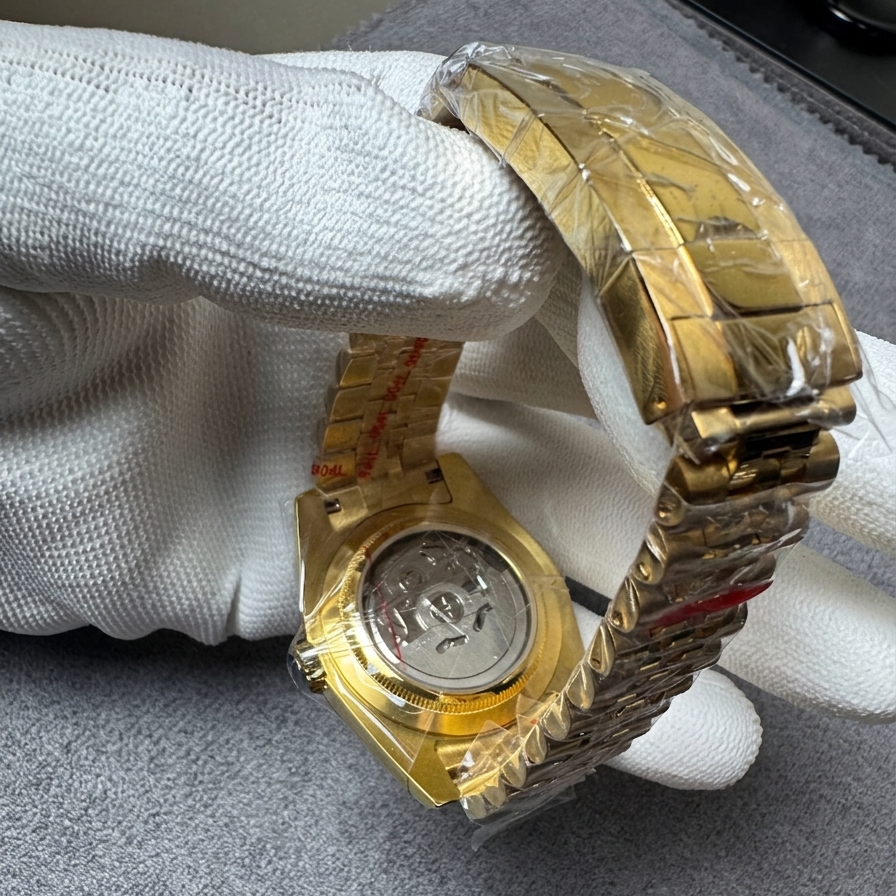 DJ-Fluted Gold "Pure White" Árabe - Reloj personalizado con movimiento automático NH35 y cristal de zafiro | XP Watch Co.