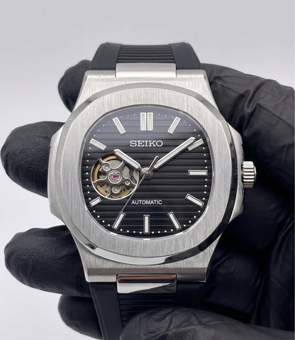 Nautic "Open Heart" Black Rubber - Reloj personalizado con acero inoxidable 316L | XP Watch Co.