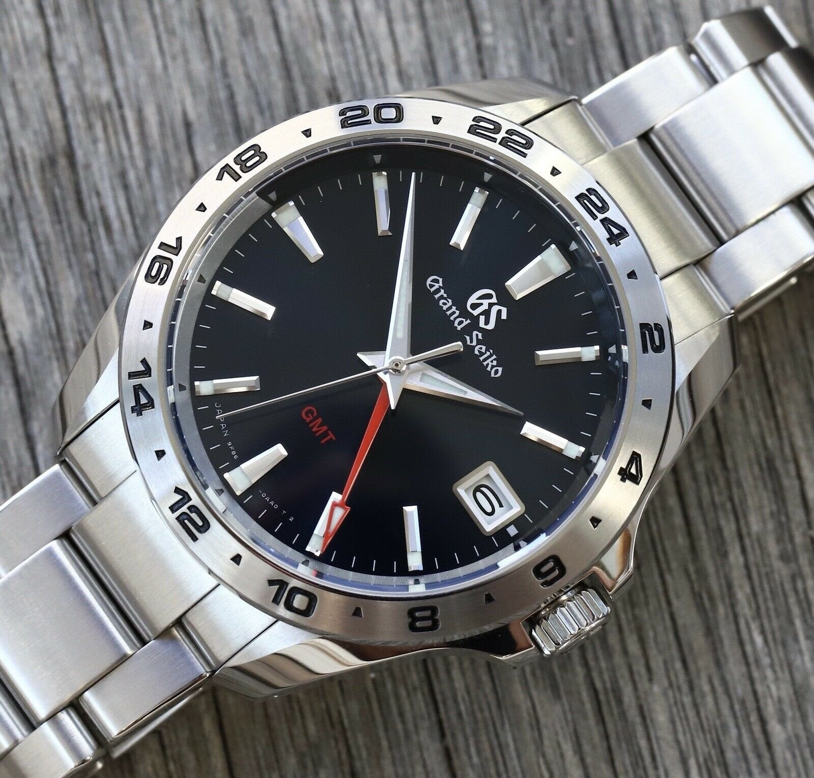 Grandko Mod GMT Dual-Time 39.5mm | Deep Black - Reloj personalizado con cristal de zafiro y acero inoxidable 316L | XP Watch Co.