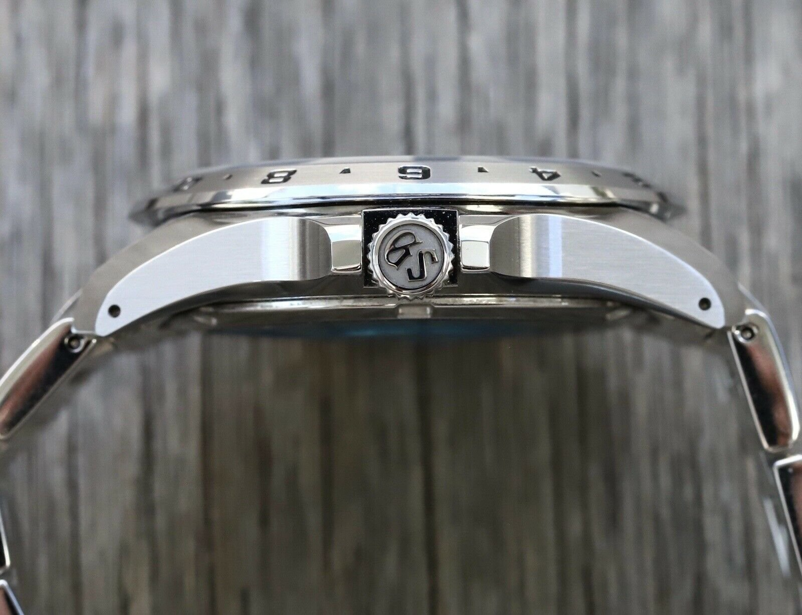 Grandko Mod XP Mod GMT Dual-Time 39.5mm | Deep Black con corona grabada, acero 316L y movimiento NH70 | XP Watch Co.