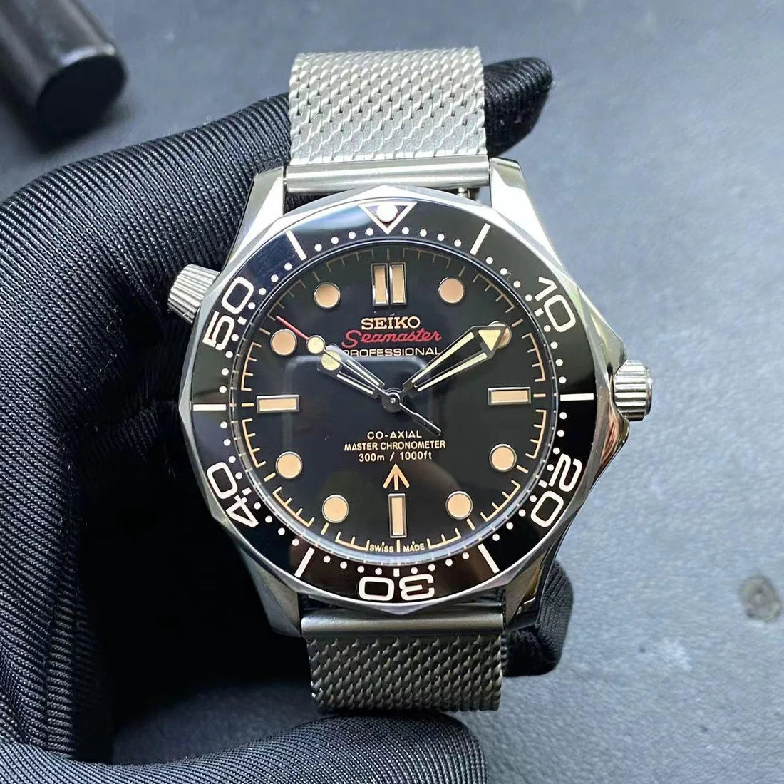Mod Seamaster Diver - James Bond 007 - Reloj personalizado con movimiento automático NH35 y cristal de zafiro | XP Watch Co.