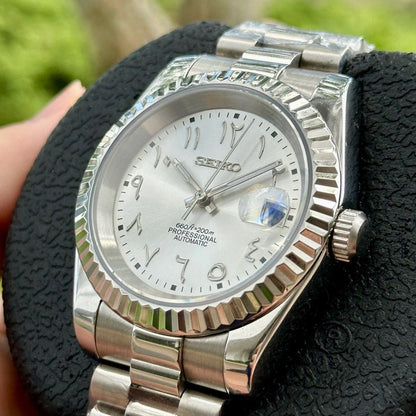 DJ-Fluted "Silver Stealth" Árabe - Reloj personalizado con movimiento automático NH35 y cristal de zafiro | XP Watch Co.