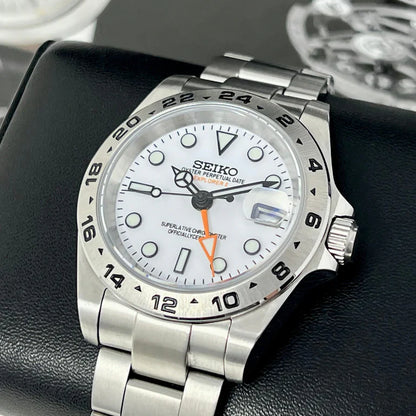 GMT Dual-Time Dual-Time "Explorer White" - Reloj personalizado con cristal de zafiro y acero inoxidable 316L | XP Watch Co.