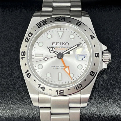 GMT Dual-Time Dual-Time "Explorer White" - Reloj personalizado con cristal de zafiro y acero inoxidable 316L | XP Watch Co.
