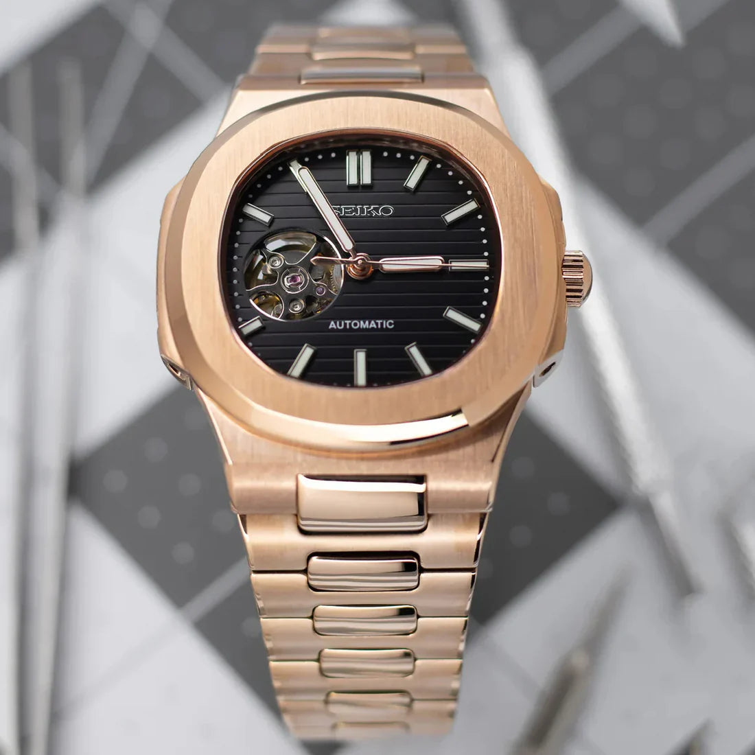 Nautic "Open Heart" Rose Gold Black - Reloj personalizado con cristal de zafiro y movimiento automático NH35 | XP Watch Co.