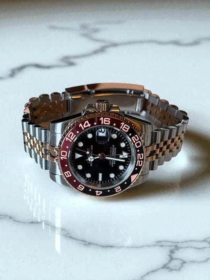GMT Dual-Time Dual-Time "Two-tone Coke" (Rootbeer) - Reloj personalizado con cristal de zafiro y acero 316L | XP Watch Co.