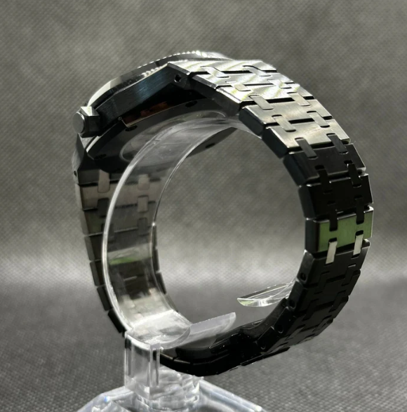 ROAK "Black Classic" - Reloj personalizado con acero inoxidable 316L y cristal de zafiro | XP Watch Co.