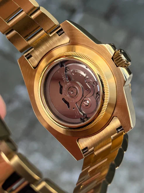 GMT Dual-Time Dual-Time "Gold" - Reloj personalizado con movimiento automático NH35 y acero inoxidable 316L | XP Watch Co.