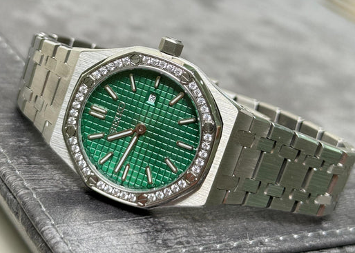 ROAK "Diamond" Green para Mujer - Reloj personalizado con cristal de zafiro y acero inoxidable 316L | XP Watch Co.