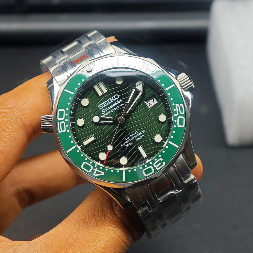 Mod Seamaster Diver Green - Reloj automático personalizado con cristal de zafiro y acero 316L | XP Watch Co.