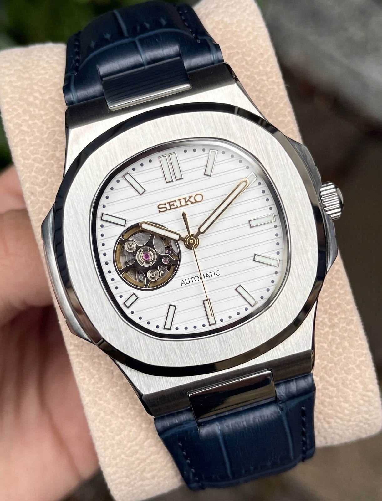 Nautic "Open Heart" White — Blue Leather Strap - Reloj personalizado con cristal de zafiro y movimiento automático NH35 | XP Watch Co.
