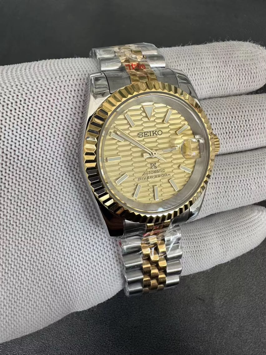 DJ-Fluted "Champagne" Honeycomb Dual Tone - Reloj personalizado con cristal de zafiro y acero 316L | XP Watch Co.