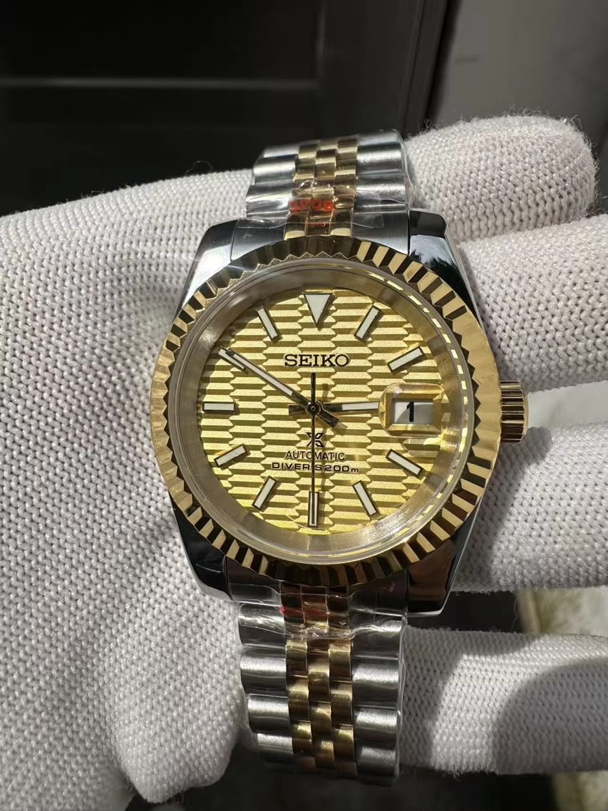 DJ-Fluted "Champagne" Honeycomb Dual Tone - Reloj personalizado con cristal de zafiro y acero 316L | XP Watch Co.