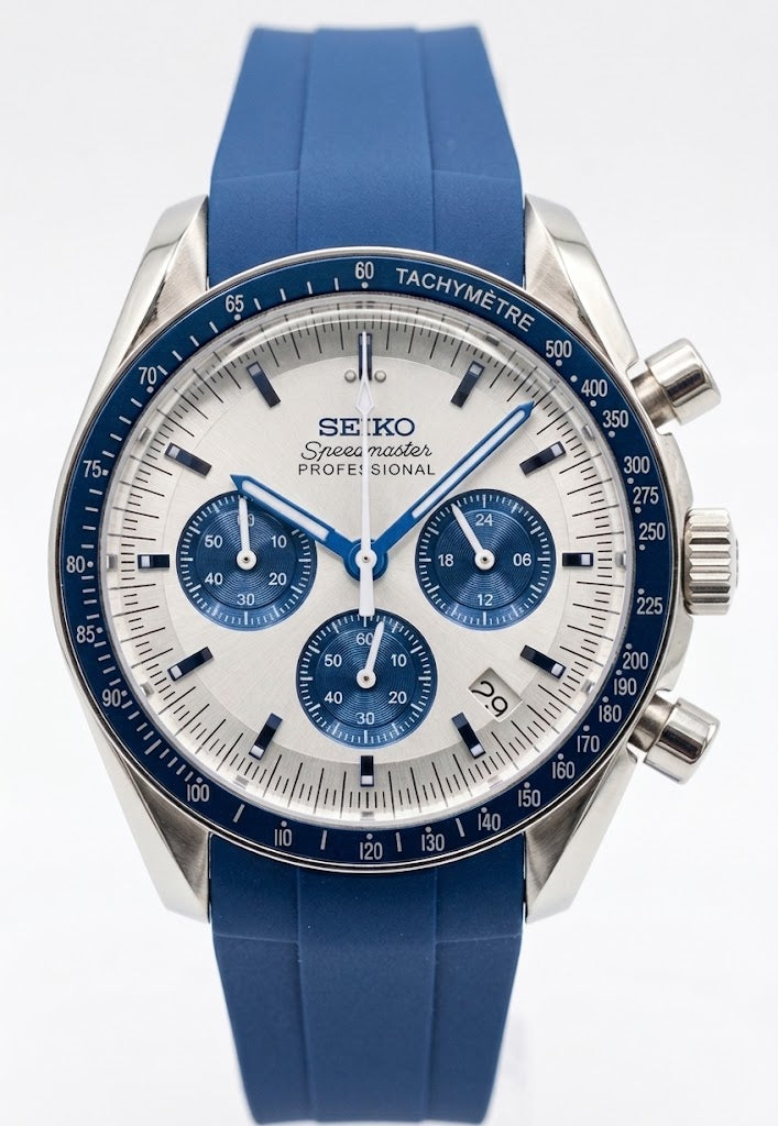 Speedy Mod ‘Snoopy’ Blue Rubber Strap - Reloj personalizado con cristal de zafiro | XP Watch Co.