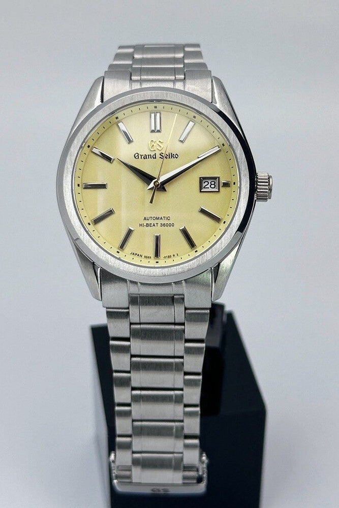 Grandko Mod 39.5mm | Champagne - Reloj personalizado con cristal de zafiro y acero inoxidable 316L | XP Watch Co.