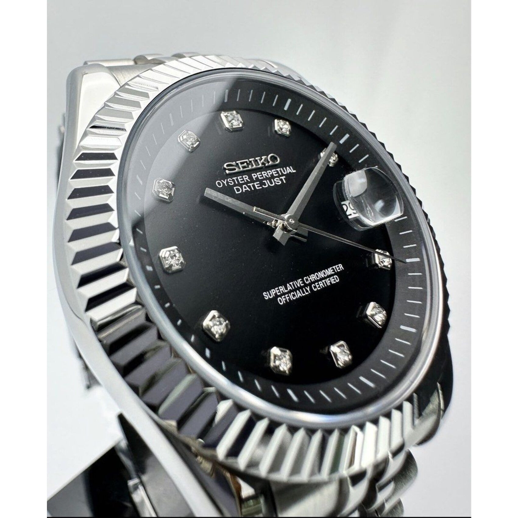 DJ-Fluted "Silver" Black Dial con movimiento NH35, cristal zafiro y acero 316L | XP Watch Co.