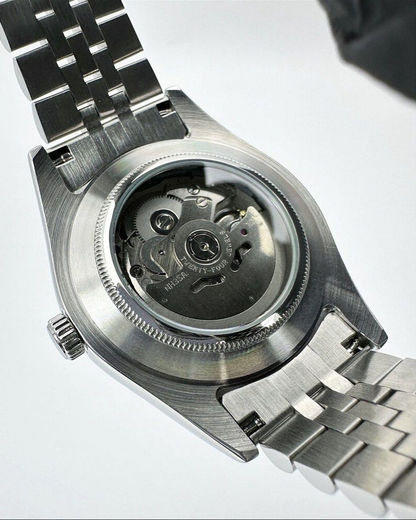 DJ-Fluted "Silver" Black Dial - Reloj personalizado con movimiento automático NH35 y acero inoxidable 316L | XP Watch Co.