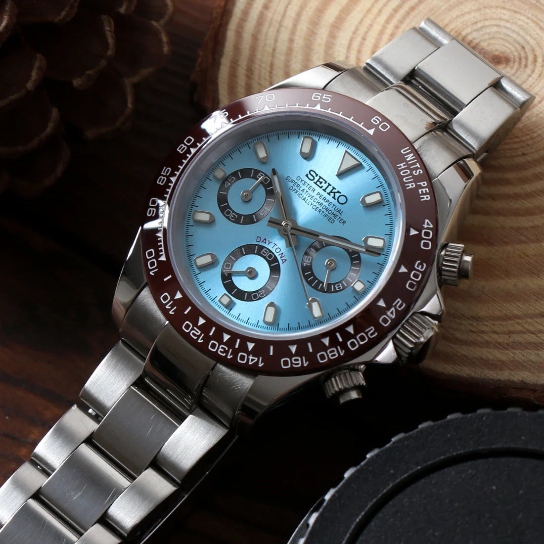 D-Racing "Ice Blue W/Brown" - Reloj personalizado con cristal de zafiro y acero inoxidable 316L | XP Watch Co.