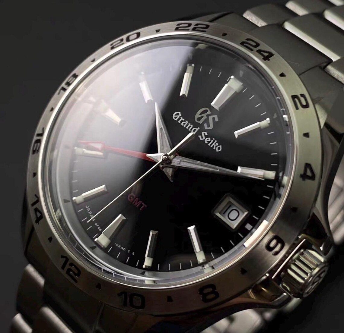 Grandko Mod GMT Dual-Time 39.5mm | Deep Black - Reloj personalizado con cristal de zafiro y acero inoxidable 316L | XP Watch Co.