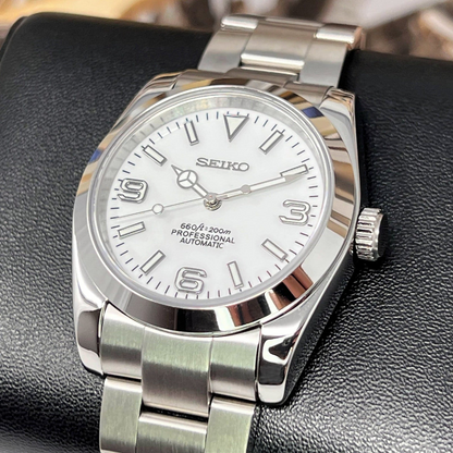 DJ-Fluted Explorer I "White" - Reloj personalizado con cristal de zafiro y acero inoxidable 316L | XP Watch Co.