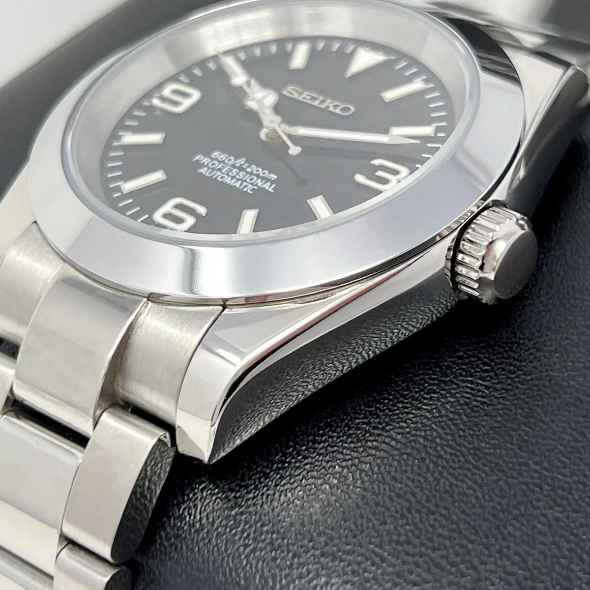 DJ-Fluted "Black" (Non-Fluted Bezel) - Reloj personalizado con movimiento automático NH35 y acero inoxidable 316L | XP Watch Co.
