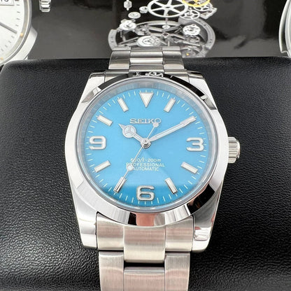 DJ-Fluted "Light Blue" (Non-Fluted Bezel) - Reloj personalizado con movimiento automático NH35 y cristal de zafiro | XP Watch Co.