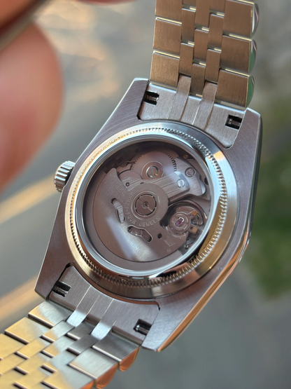 DJ-Fluted "Galaxy Black" - Reloj personalizado con movimiento automático NH35 y acero inoxidable 316L | XP Watch Co.