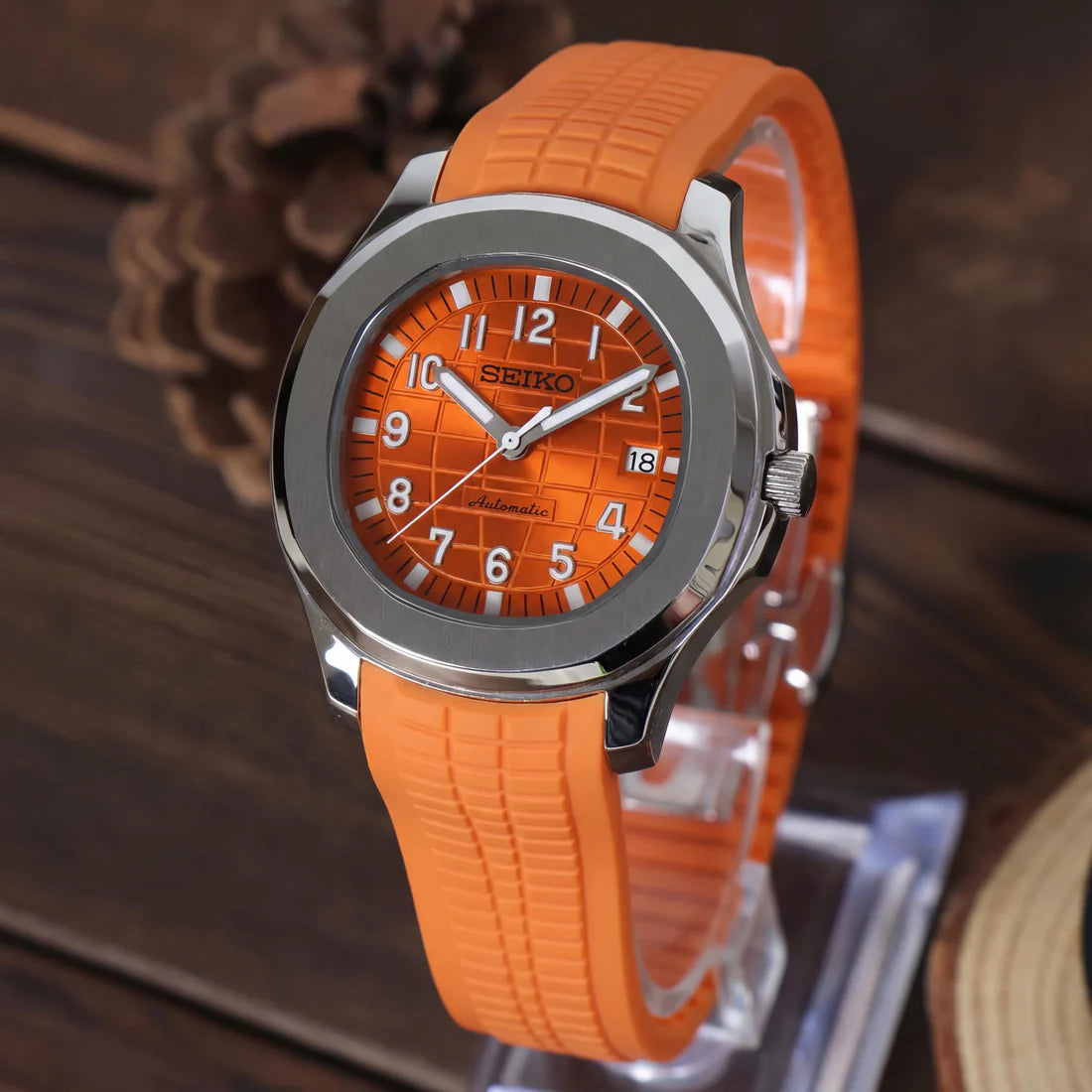 Aqua-Tropic Mod "Orange" - Reloj personalizado con movimiento automático NH35 y cristal de zafiro | XP Watch Co.