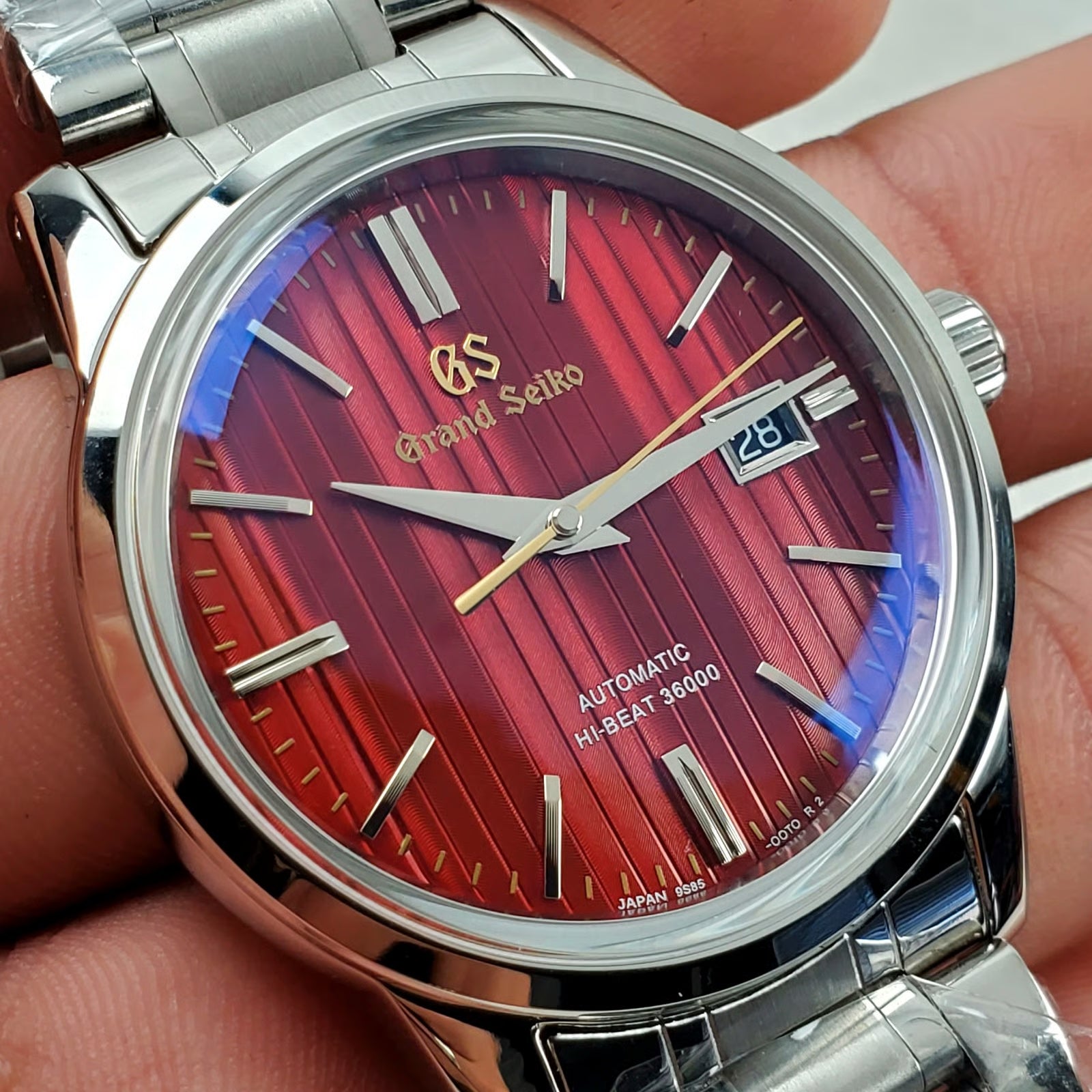 Reloj Grandko Mod 39.5mm | Deep Burgundy Texture - Reloj personalizado con cristal de zafiro y movimiento NH35 | XP Watch Co.
