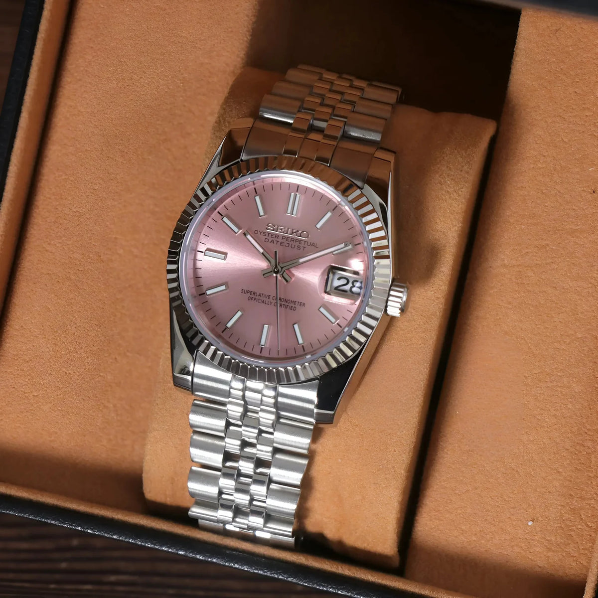 DJ-Fluted "Pink dual tone" Árabe con cristal zafiro, acero 316L, movimiento NH70 automático | XP Watch Co.