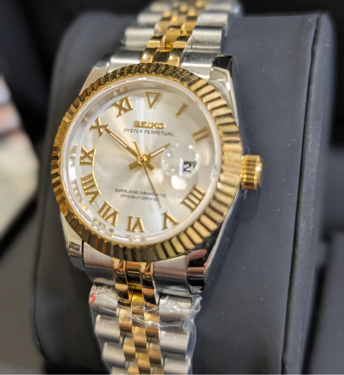 Ladyjust Two Tone Gold Roman - Reloj personalizado con cristal de zafiro y acero inoxidable 316L | XP Watch Co.