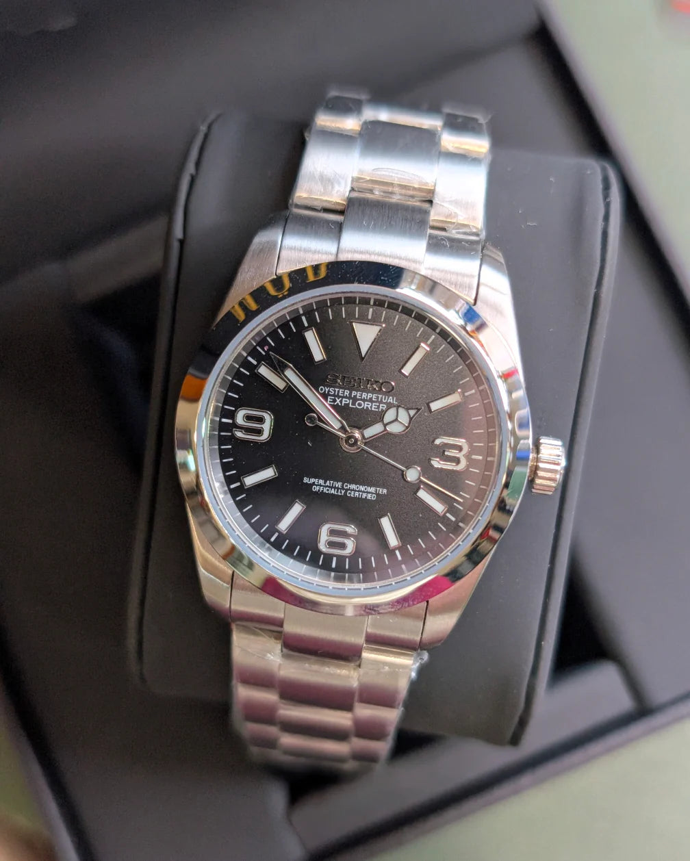DJ-Fluted Explorer I "Black" - Reloj personalizado con movimiento automático NH35 y cristal de zafiro | XP Watch Co.