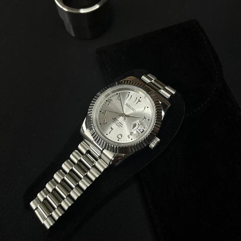 DJ-Fluted Mod "Grey" Árabe - Reloj personalizado con cristal de zafiro y acero inoxidable 316L | XP Watch Co.