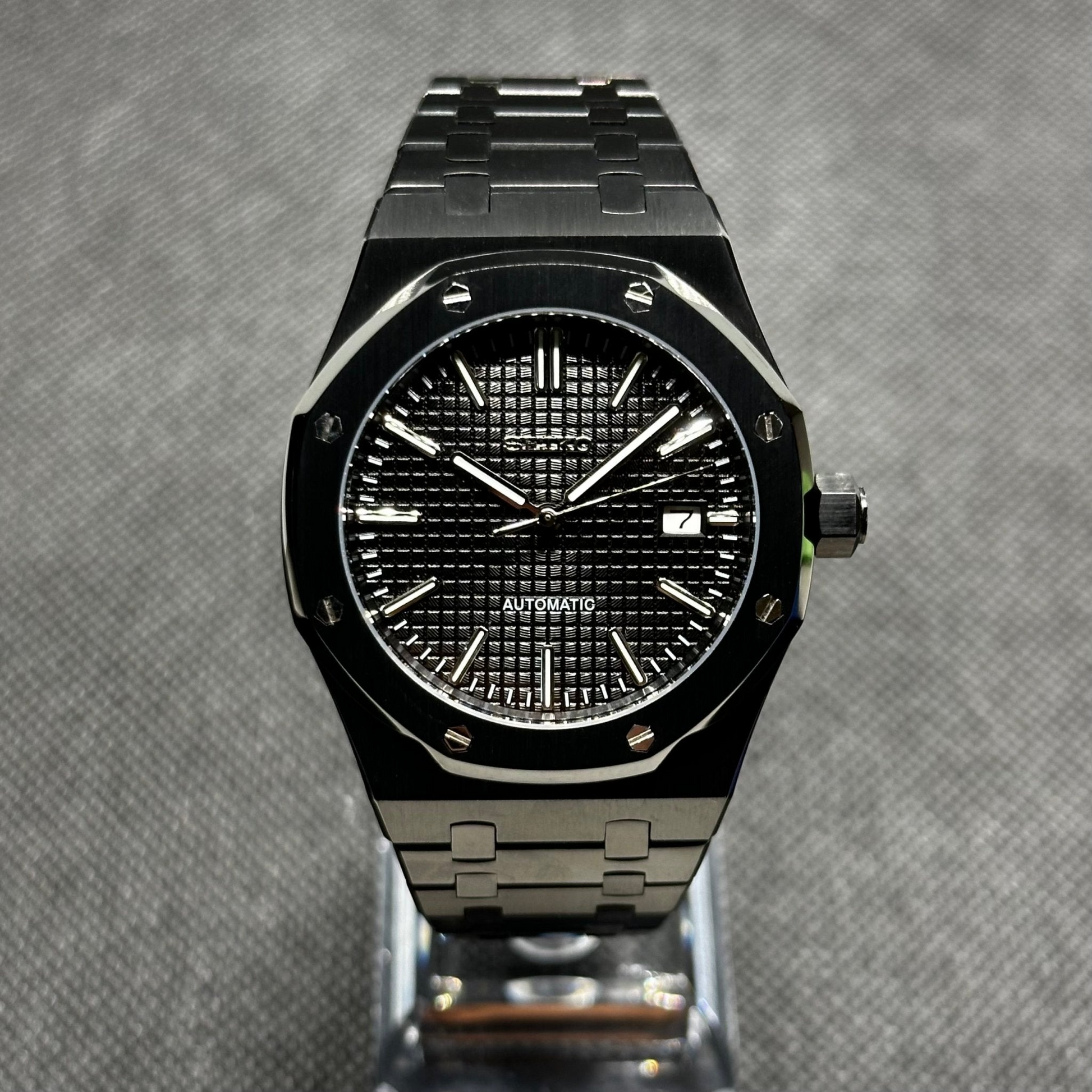 ROAK "Black Classic" - Reloj personalizado con cristal de zafiro y acero inoxidable 316L | XP Watch Co.