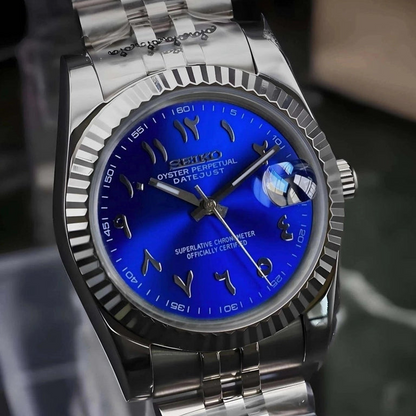 DJ-Fluted "Sunburst Blue" Árabe - Reloj personalizado con cristal de zafiro y acero inoxidable 316L | XP Watch Co.